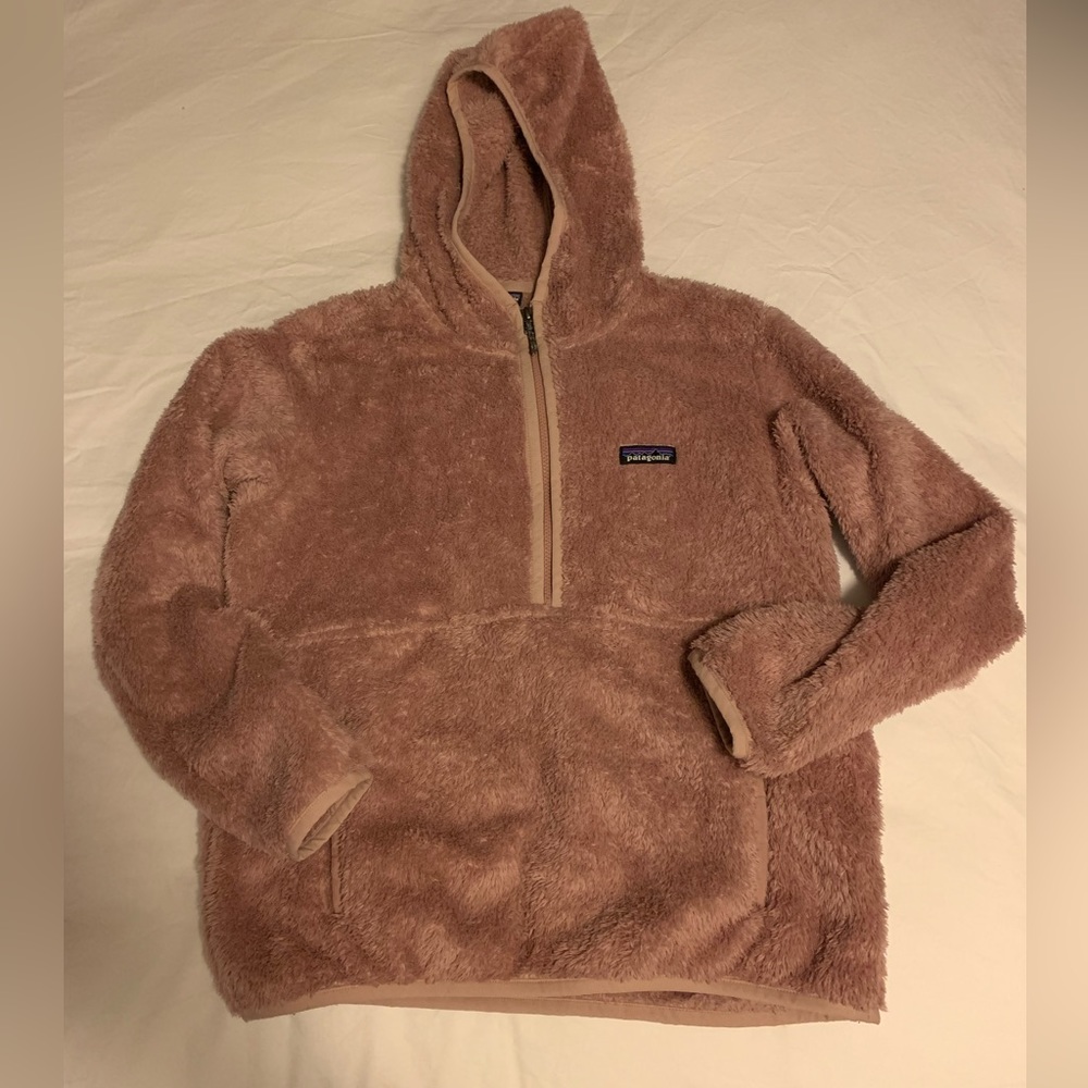 Blush colored Patagonia quarter zip fleece